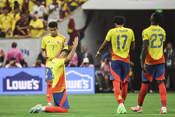 Colombia supo imponerse en su peor partido jugado en la era Néstor Lorenzo, pese a haber brindado varias ocasiones a su rival, los cafeteros sacaron el resultado. 