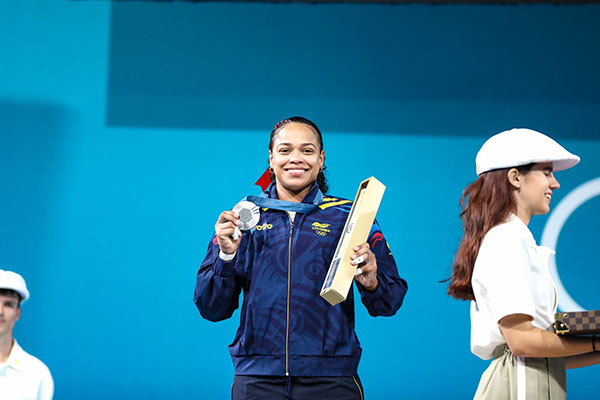 Mari Leivis Sánchez le regaló otra medalla a Colombia tras increíble presentación: plata en 71 kilos de pesas. Mari Leivis Sánchez le regaló otra medalla a Colombia tras increíble presentación: plata en 71 kilos de pesas.