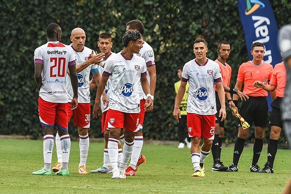 Unión no aprovechó su oportunidad y cayó derrotado 2-1 en condición de visitante, previo al lúltimo partido de la fase todos contra todos.