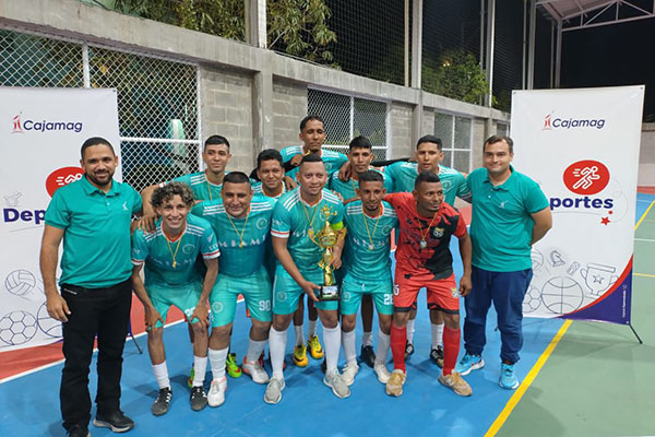 El equipo de Operadores de la Sierra se coronó como el campeón del torneo, mostrando un rendimiento sobresaliente y un trabajo en equipo impecable.