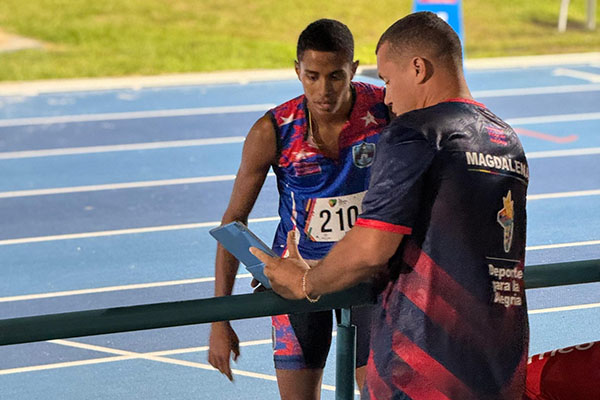  Santiago Teherán nos ha dado el orgullo de ser el #1 en Salto Largo con sus 6.88 dejando al Magdalena con la medalla de Oro en esta modalidad.