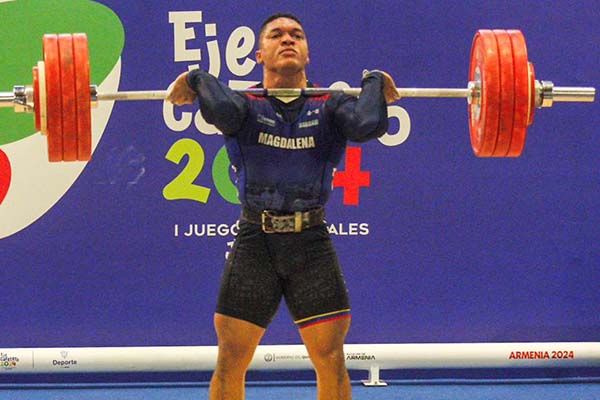 Edinson Calero Caballero se colgó la medalla de bronce en levantamiento de pesas, categoría 89 kg, de los I Juegos Nacionales Juveniles.