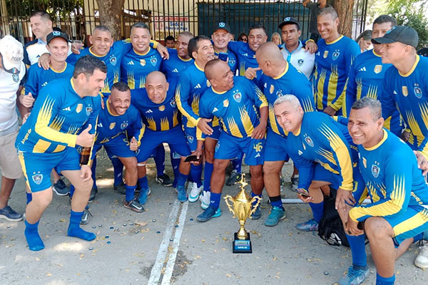 El equipo 'Amigos de Bastidas' fue el campeón del torneo jugado en la cancha del IPC en el barrio María Eugenia de Santa Marta 