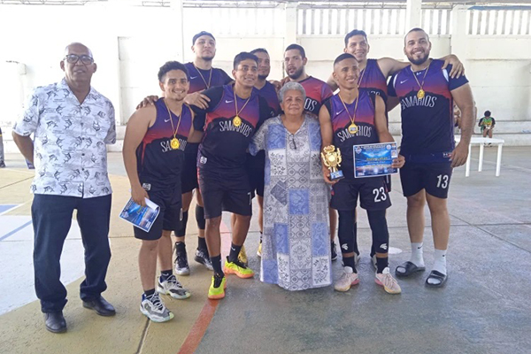 Nuevamente el quinteto de Samarios BC se coronó campeón del torneo vacacional del barrio Pescaíto.