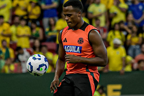 Jhon Arias, volante ofensivo de la selección Colombia y del Fluminense de Brasil entrenando antes del partido contra la ‘canarinha’.