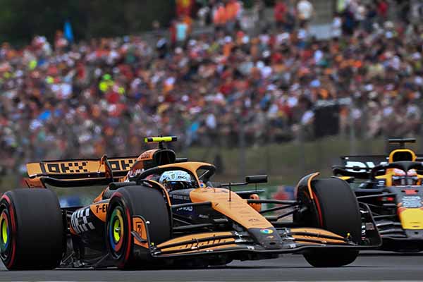 Imagen del automóvil monoplaza que conduce Lando Norris, actual líder mundial de la Fórmula 1. Foto EFE