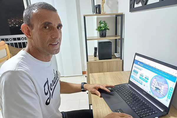 Juan Carlos Ramírez, exfutbolista profesional, exjugador de la selección Colombia y actual entrenador adscrito al programa de Profesional en Deportes en Unimagdalena.