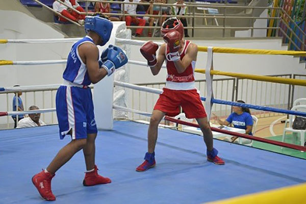 Boxeadores de dos diferentes departamentos del país en una competencia nacional. Foto archivo.