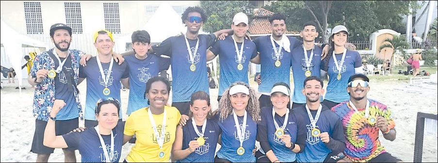 Ultramar Ultimate Club de la ciudad de Cartagena , Subcampeón por segunda vez conse- cutiva del Torneo Aluna de Ultimate de playa.