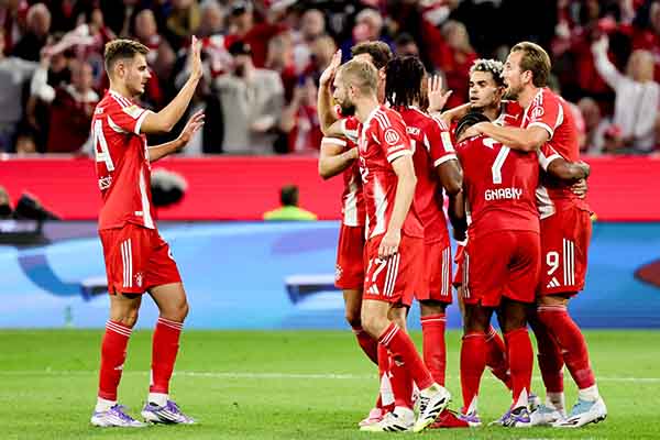 Luis Díaz de Múnich en acción durante el partido de fútbol de la Bundesliga alemana entre el FC Bayern Múnich y el RB Leipzig en Múnich, Alemania, el 22 de agosto de 2025. (Alemania) EFE/EPA/Ronald Wittek. Luis Díaz de Múnich en acción durante el partido de fútbol de la Bundesliga alemana entre el FC Bayern Múnich y el RB Leipzig en Múnich, Alemania, el 22 de agosto de 2025. (Alemania) EFE/EPA/Ronald Wittek.Luis Díaz de Múnich en acción durante el partido de fútbol de la Bundesliga alemana entre el FC Bayern Múnich y el RB Leipzig en Múnich, Alemania, el 22 de agosto de 2025. (Alemania) EFE/EPA/Ronald Wittek.