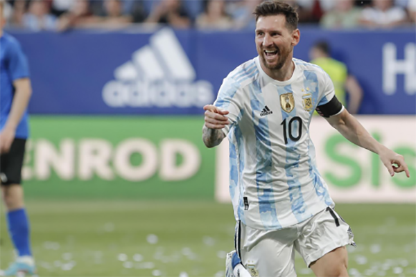 Lionel Andrés Messi Cuccitini, centrodelantero y máximo ídolo de la selección Argentina. Foto EFE/ Juan Ignacio Roncoroni