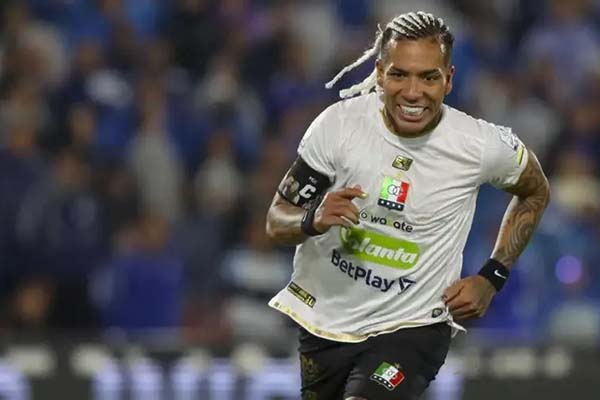 Dayro Mauricio Moreno, delantero del Once Caldas de Manizales y de la selección Colombia, y máximo goleador del futbol colombiano. Foto EFE