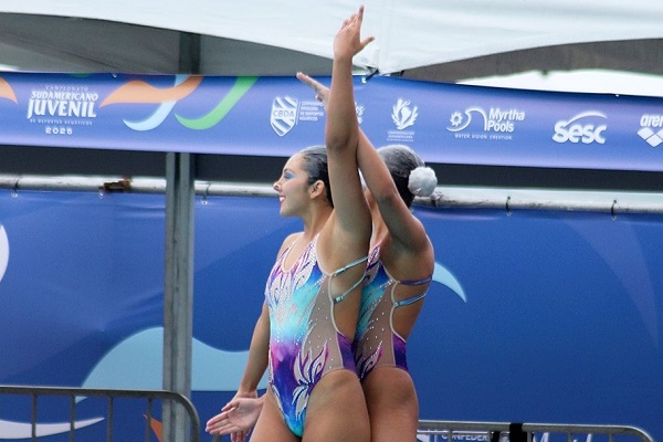 Mabel Tobón y Luisa Botero, nadadoras artísticas colombianas ganadoras de la medalla de bronce en la categoría dueto técnico femenino. Foto Federación Colombiana de Natación 