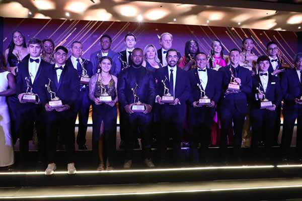Deportistas galardonados en los Premios Althus 2024. FOTO Comité Olímpico Colombiano