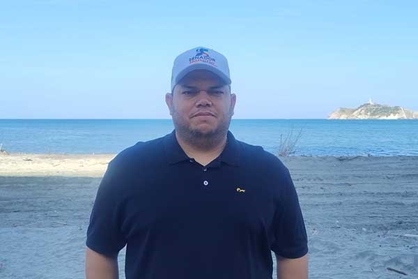 Renso Modera, entrenador del Club deportivo de futbol playa ‘Gremio Samario’. Foto derechos reservados EL INFORMADOR