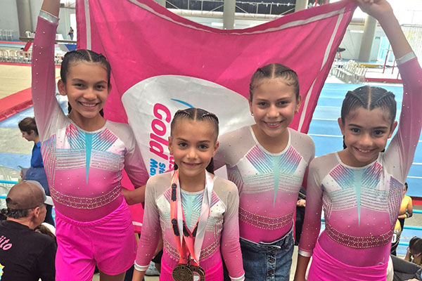  Niñas del club deportivo Gymnastics Gold quienes se coronaron como campeonas del certamen nacional. Foto cortesía Gymnastics Gold