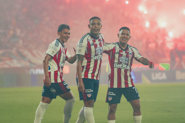 Jugadores del Junior celebrando el gol de Muriel Foto tomada de la red social Junior Club SA en Facebook