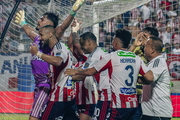Jugadores del Junior de Barranquilla celebrando el paso a la final en el anterior partido de liga. Foto tomada de Junior Club SA en Facebook