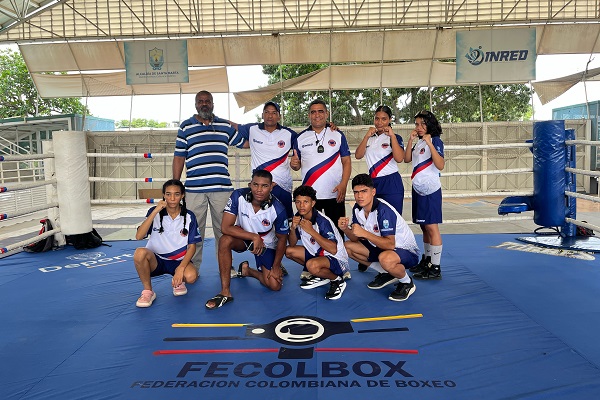 Selección Magdalena juvenil de boxeo, quienes participan representando al departamento en el Nacional. Foto Inred