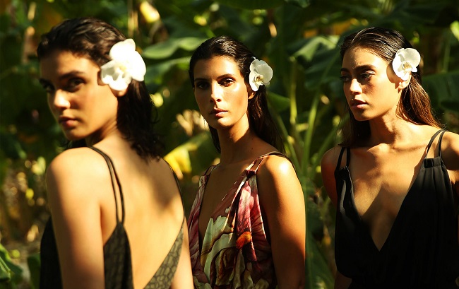 Con palmas y orquídeas en sus vestidos, faldas y bodysuits, la diseñadora colombiana Beatriz Camacho nutrió la propuesta de moda con conciencia social.