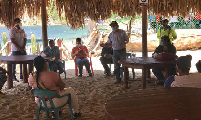 Mesas de trabajo con los operadores turísticos de Playa Blanca. 