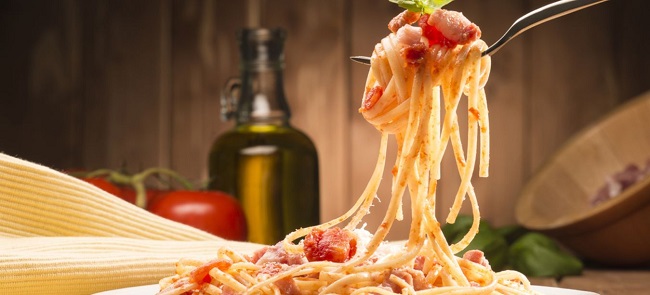 Harina mezclada con agua a la que se le suma sal, huevo. Así de simple es la pasta, uno de los platos más queridos por su versatilidad, sus propiedades nutritivas, energéticas y económicas.