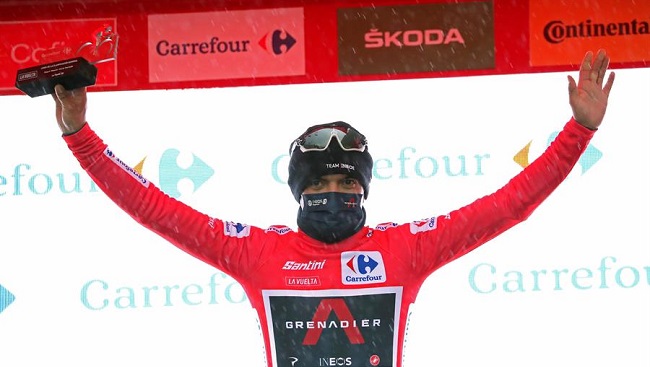 Carapaz tuvo que aceptar la situación en la etapa del domingo y se encontró que en la Vuelta todos los galones eran para él y no quería soltar la oportunidad.
