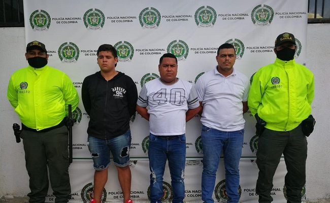 Danisson Elías Palacio Quiñones, Heiner Armando Ortiz Vélez, y Wilcar Andrés Fonseca Sarmiento, capturados por el grupo Gaula de la Policía del Magdalena.