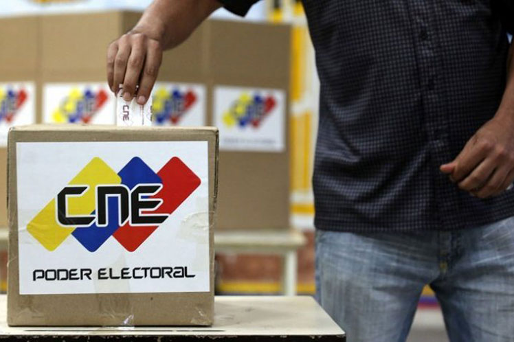 Las votaciones no serán reconocidas por la Unión Europea (UE) ni por la Organización de Estados Americanos (OEA) y, según proyecciones, la abstención será la protagonista de la contienda.