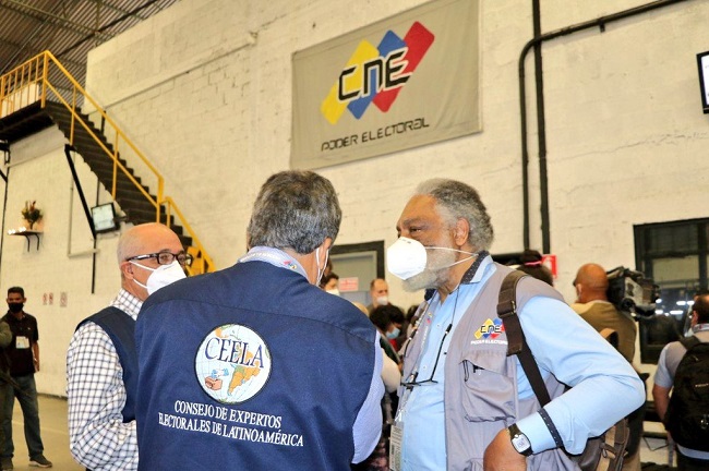 Presentación de Producción de la Máquina Electoral a veedores internacionales, desde el Almacén de la Dirección General de Logística y Producción del Consejo Nacional Electoral en Filas de Mariches (Estado de Miranda), Venezuela.