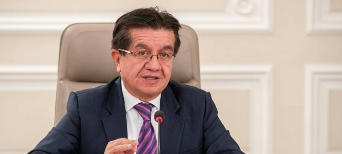 Fernando Ruiz Gómez,  ministro de Salud de  Colombia.
