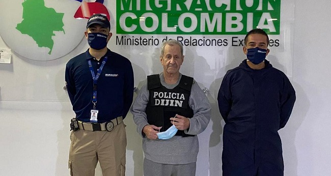 Hernán Giraldo Serna, alias ‘El Patrón’, fue reseñado por Migración Colombia a su llegada a Colombia.