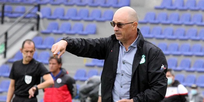 Alfredo Arias dejó de ser el director técnico del Deportivo Cali tras un mal inicio de liga.