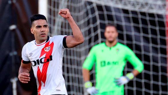 El delantero samario Radamel Falcao llega a la selección Colombia a aportar sus goles y experiencia.
