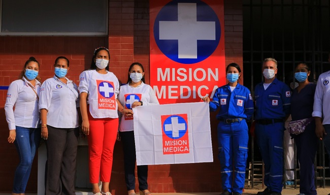 La delegación de la Cruz Roja estuvo presidida por su director ejecutivo, Stephane Rolland de Rengerve, y la directora de Gestión del Riesgo, Paola Polo Escalante.