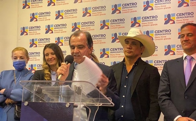 Oscar Iván Zuluaga, es el candidato oficial del Partido Centro Democrático a la Presidencia de la República.