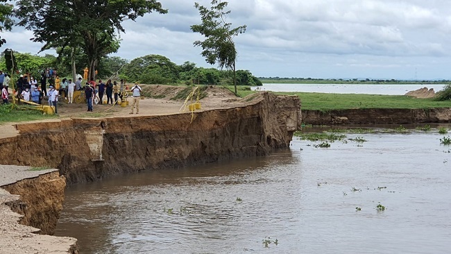 Mientras se busca una solución definitiva, los habitantes de este municipio viven en constante zozobra ante el avance de la erosión causada por el río Magdalena.