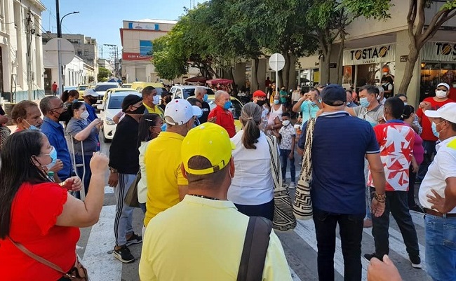 Para hoy y mañana 7 de enero, los maestros del distrito realizarán la ‘operación cobremos’ a las 8:00 am frente a la Alcaldía Distrital.