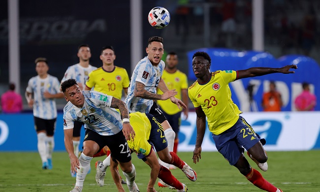 El único gol del partido lo marcó Martínez a los 28 minutos del primer tiempo. Con este resultado, Argentina extendió su invicto a 29 partidos, con 19 triunfos y 10 empates.
