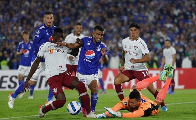 Millonarios cayó en el partido de ida 2-1, por lo que espera remontar hoy en tierras brasileras.
