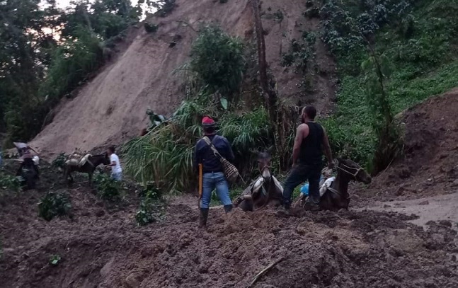 Habitantes del corregimiento de Palmor se encuentran incomunicados ante deslizamientos en sus vías de acceso.