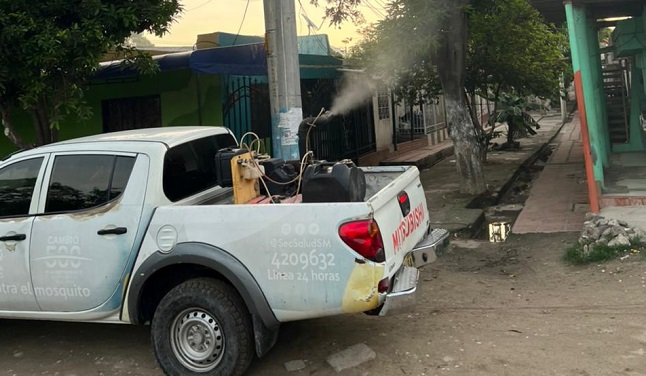 Salud Distrital realizó la fumigación en diferentes sectores, especialmente, donde se han reportado casos de dengue. 