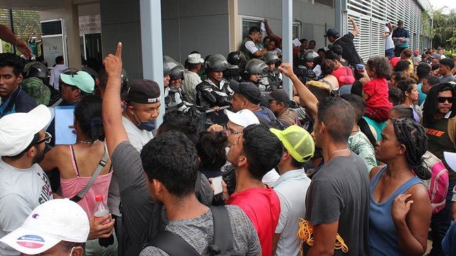 La caravana migrante partió del sur de México el pasado lunes con cerca de 15.000 personas, de unos 20 países.