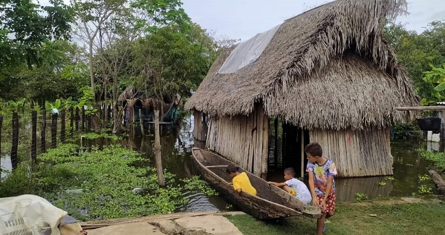 Los habitantes del corregimiento de Algarrobal piden al Gobernador ayudas humanitarias, dado a que las aguas del río Magdalena inundaron sus viviendas.