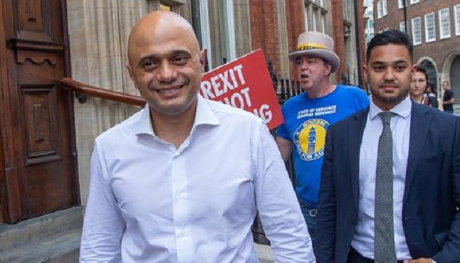 Dos candidatos para suceder a Boris Johnson son, el ministro de Economía durante la pandemia, Rishi Sunak, y la ministra de Exteriores, Liz Truss.