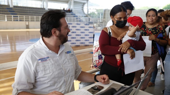 El director de Prosperidad Social, Pierre García Jacquier compartió con las familias durante el evento de lanzamiento de otra fase del programa.