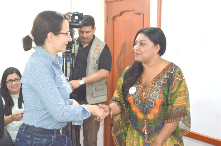 La representante y presidenta de la Comisión, Clara Rojas y Oneida Rayed Pinto Pérez.