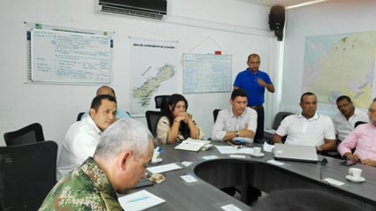 La Gobernadora y su gabinete, con la Fundación ‘Paremos el Hambre’ de los Estados Unidos, llegó de la mano del presidente del Departamento, Amilkar Acosta, para ayudar a los niños de La Guajira en  situación de hambruna.