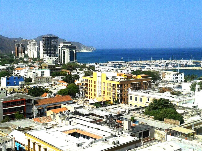 La ciudad se mantiene en un constante crecimiento en materia de infraestructura de calidad y con un gran presente de turismo e inversión extrajera que convierte a la capital del Magdalena en una verdadera perla de América. 