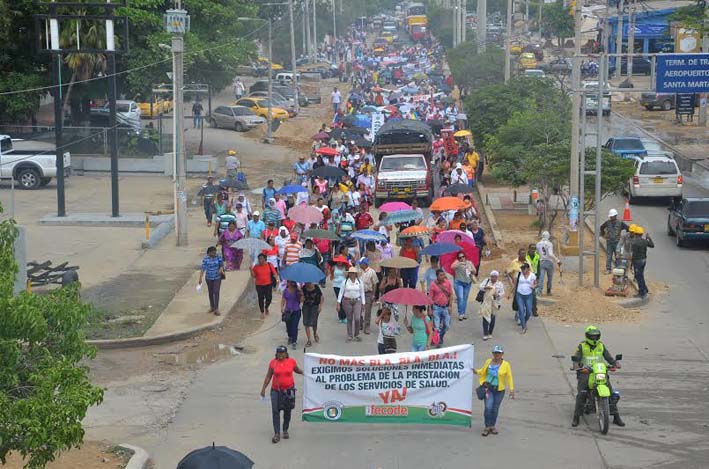 Docentes marcharon por la salud y la educación.